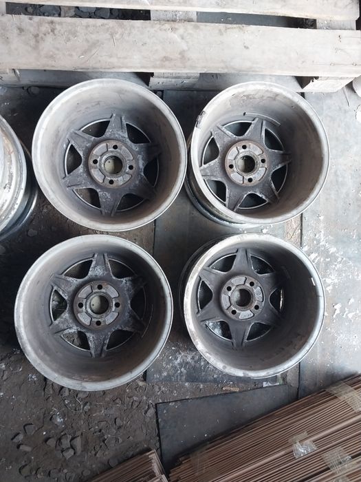 Диски R15 на Audi 80. Разболтовка 4×108.