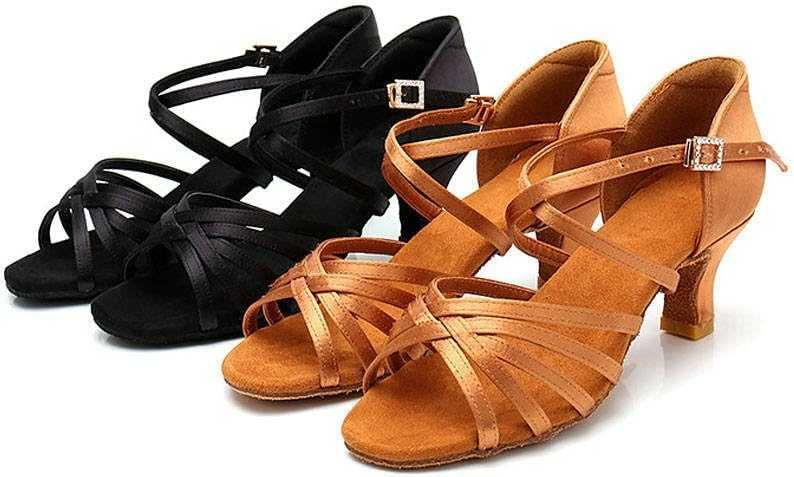 Сребристи латино обувки + чантичка и накрайници за ток