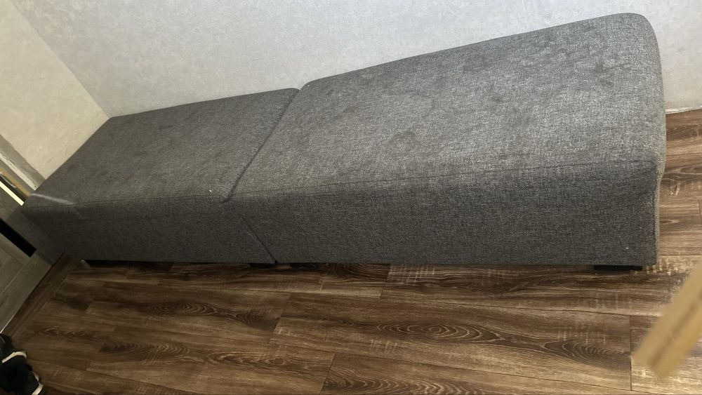 Продаются пуфики – 2 штуки (одинаковые)