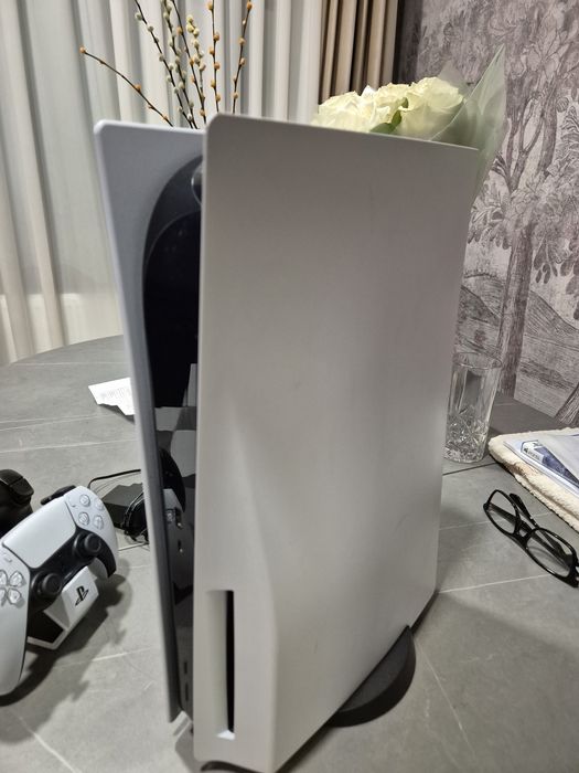 Playstation 5 disk edition(God of war ragnarok)