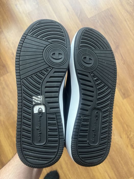 Нови мъжки кецове Champion 44 номер