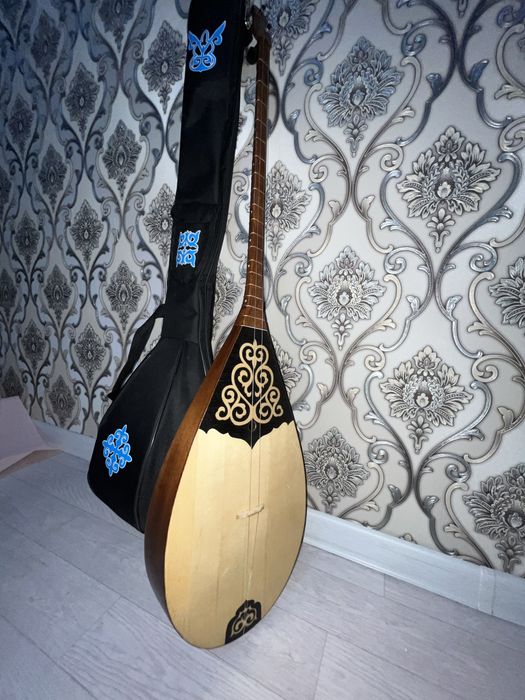 Домбра в хорошом состоянии