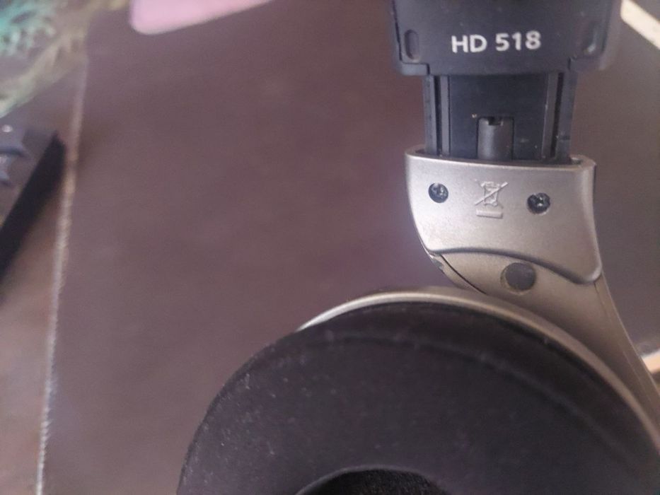 Sennheiser HD518 naushnik holati yaxshi
