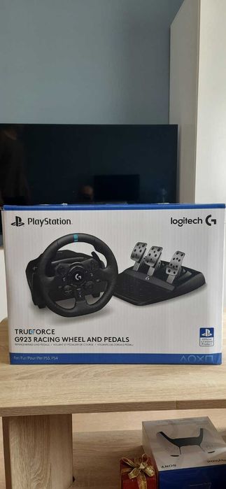 Logitech TRUE FORCE G923 RACING волан + педали за PC, PS4, PS5 на 1 година