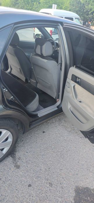 Chevrolet Gentra.