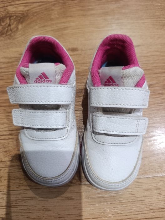 Маратонки Адидас 22