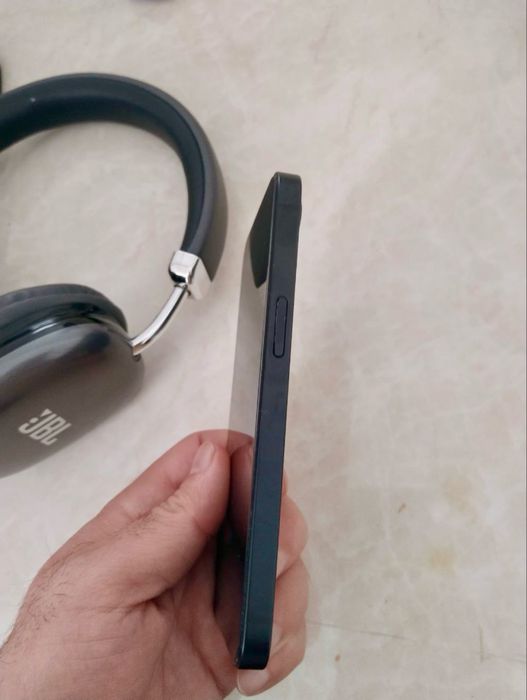 iPhone 16e 128GB + esim