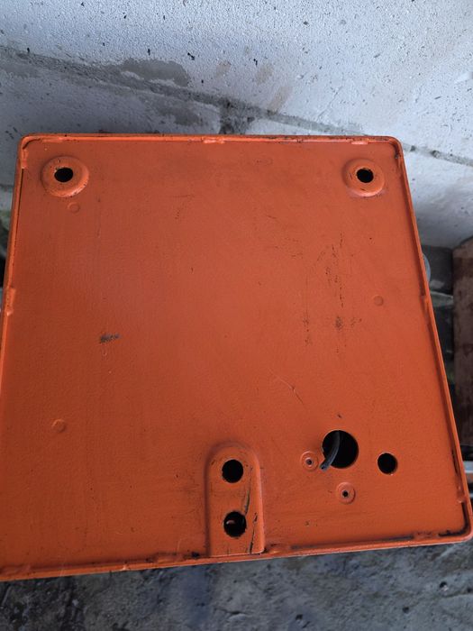 Telefon public vechi pentru colectionari