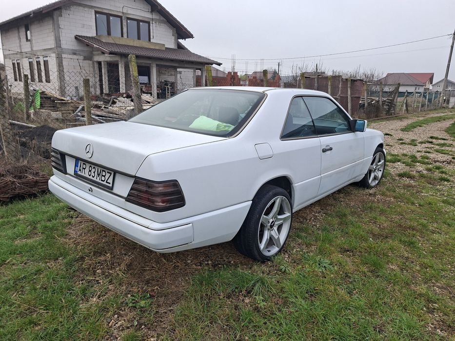 Vand autovehicul istoric Mercedes benz  w 124