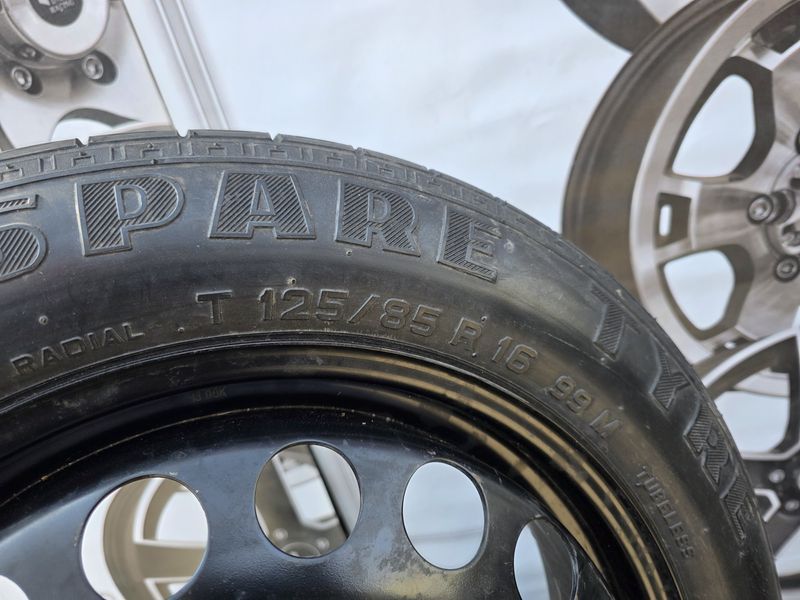 16цола Резервни Гуми/Патерици