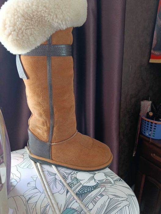 Продам очень тёплые натуральные сапоги.