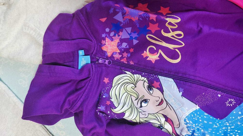 Одежда на девочку 4-6 лет (кофты, толстовки, платья)