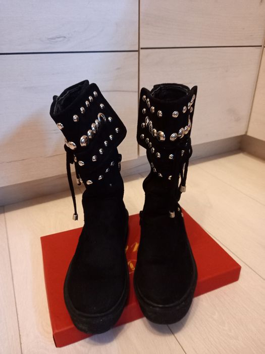 Дамски ботуши с капси