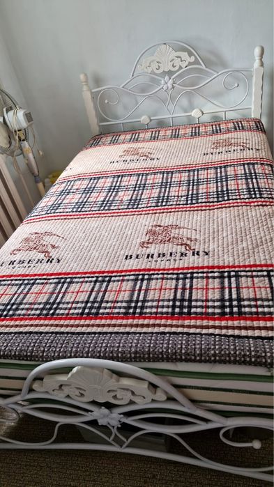 Кровать двухспальная