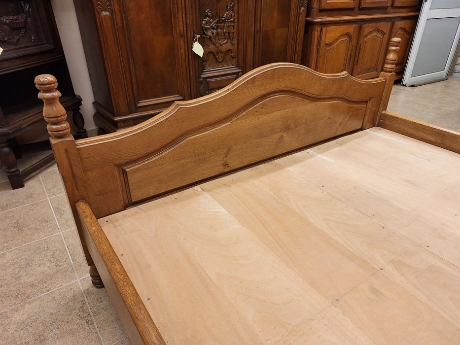 К - т спалня с нощни шкафчета дъб масив