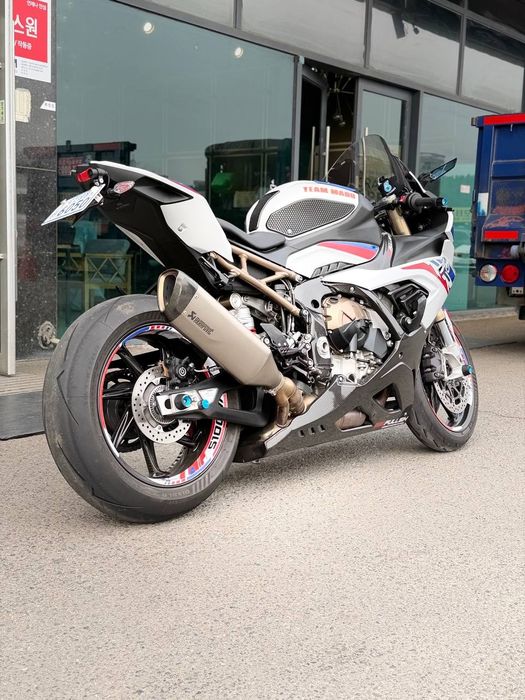 BMW S 1000RR
2021
26.000km
17.000$