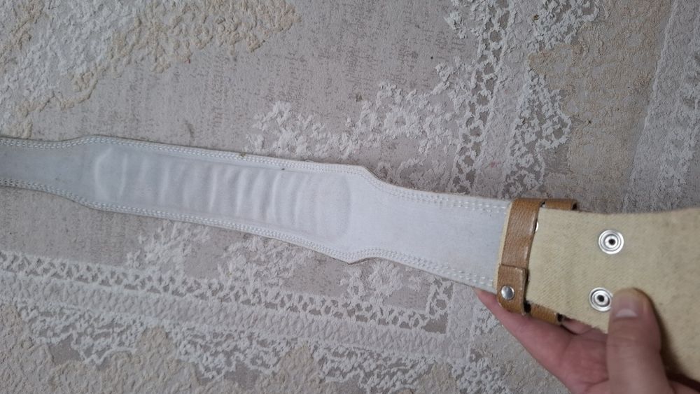 тяжелоатлетический пояс.