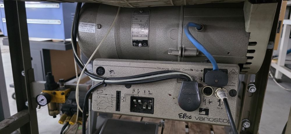 Masina de cusut industriala NECCHI cu doua ace