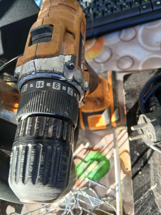 Шуруповерт  дрел. .