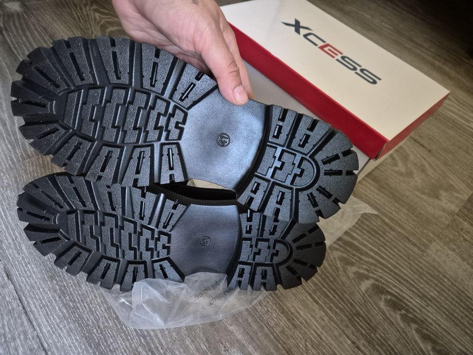 Обувки Guess,маратонки Пума,Сандали Пауло Ботичели