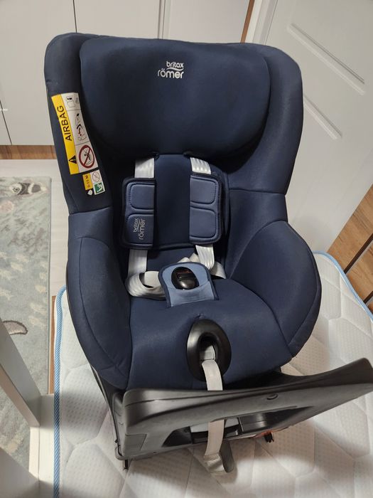 Стол за кола ISOFIX Britax Romer Swingfix M i-Size + ПОДАРЪК