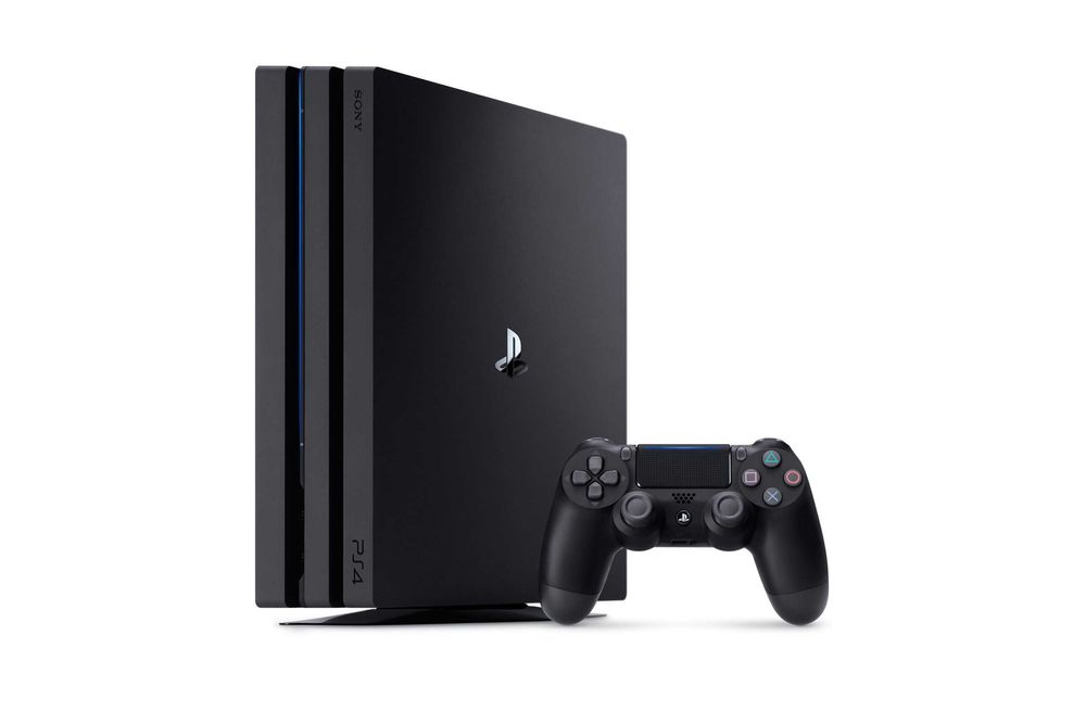 Playstation 4 Pro Конзола , 1 TB ,RGB Клавиатура и мишка , Нови 24м.
