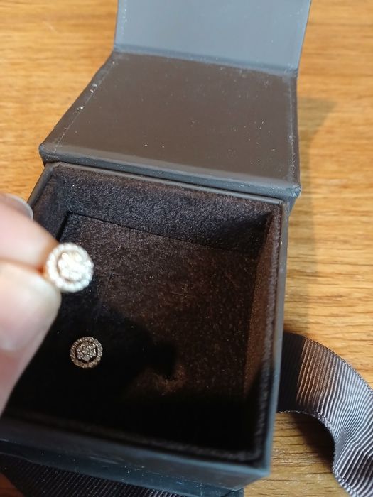 TEILOR - Cercei din aur galben cu diamante de 0.28ct.