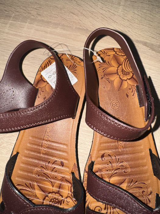 Sandale maro cu scai