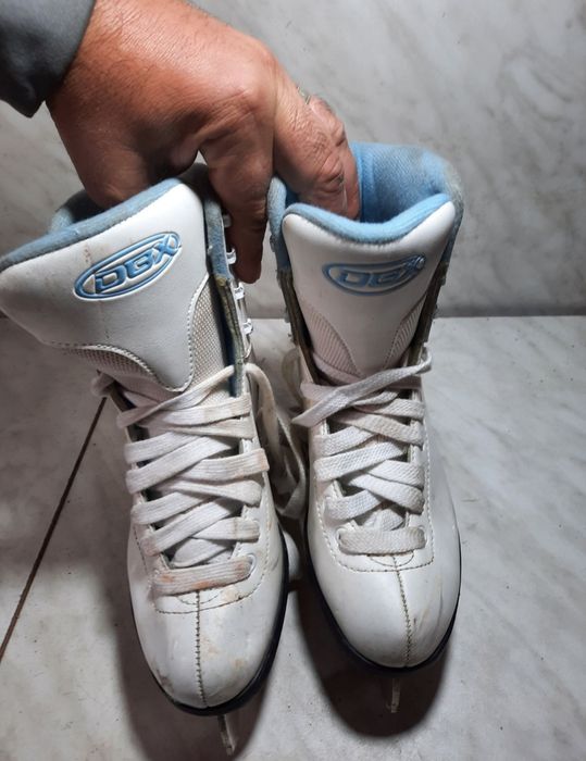 Patine gheata patinaj artistic DBX 154 marime eu 35-36 ( 23,5 cm)..