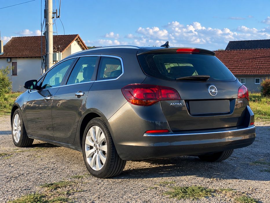 Opel Astra Break 2012  1.7 Diesel Full Option