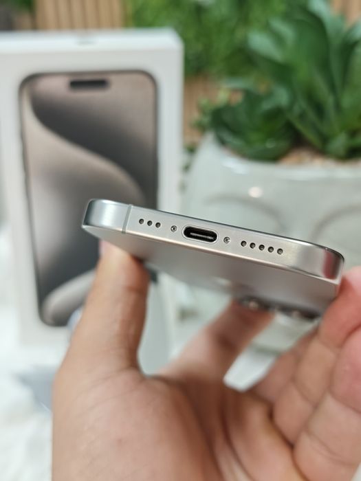 iPhone 15 Pro 1 TB 90% Baterie
