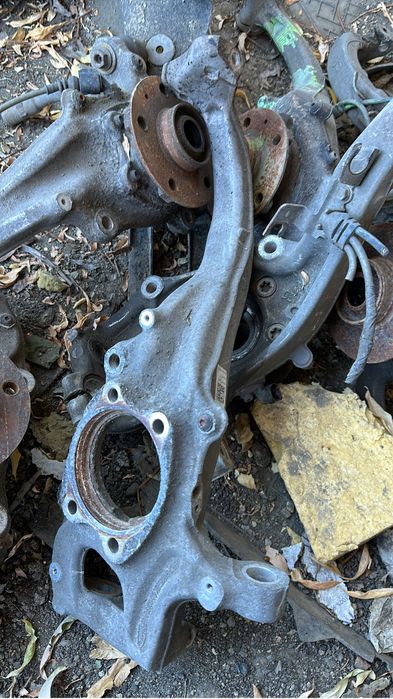 Fuzeta dreapta fata  audi a4 b8 b8.5 r8k0407258g