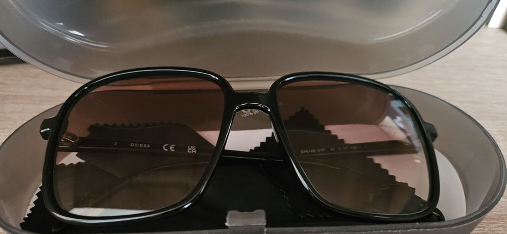 Ochelari de soare GUESS