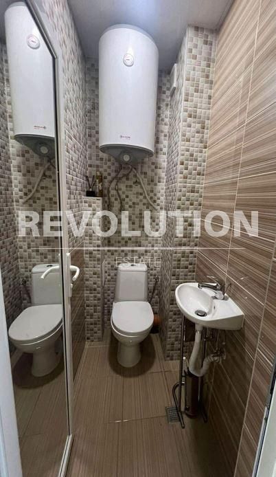 Дава се под наем Тристаен апартамент в Варна, Колхозен пазар - 70 кв.м за 598.23 € - Снимка #6