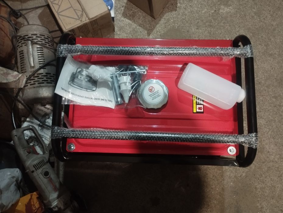 Продам бензиновую электростанцию !