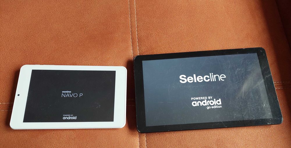 2 tablete Android in Ecran POrnire