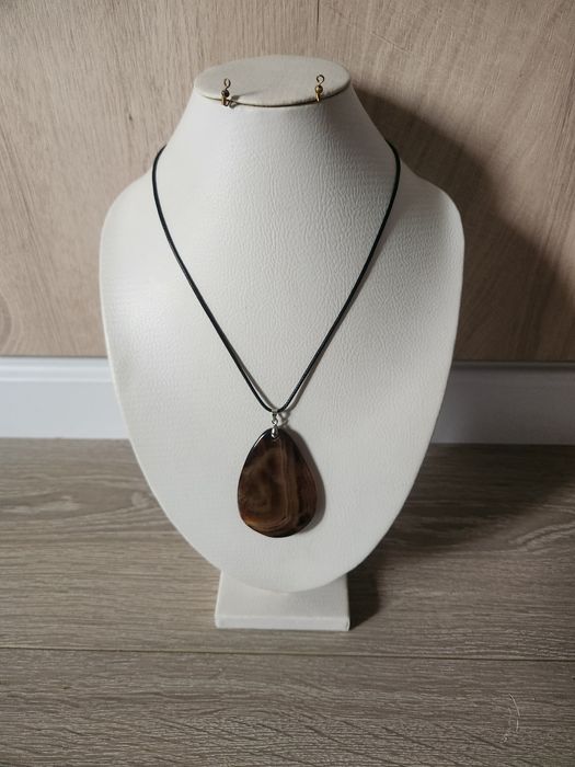 Кулон из натурального камня