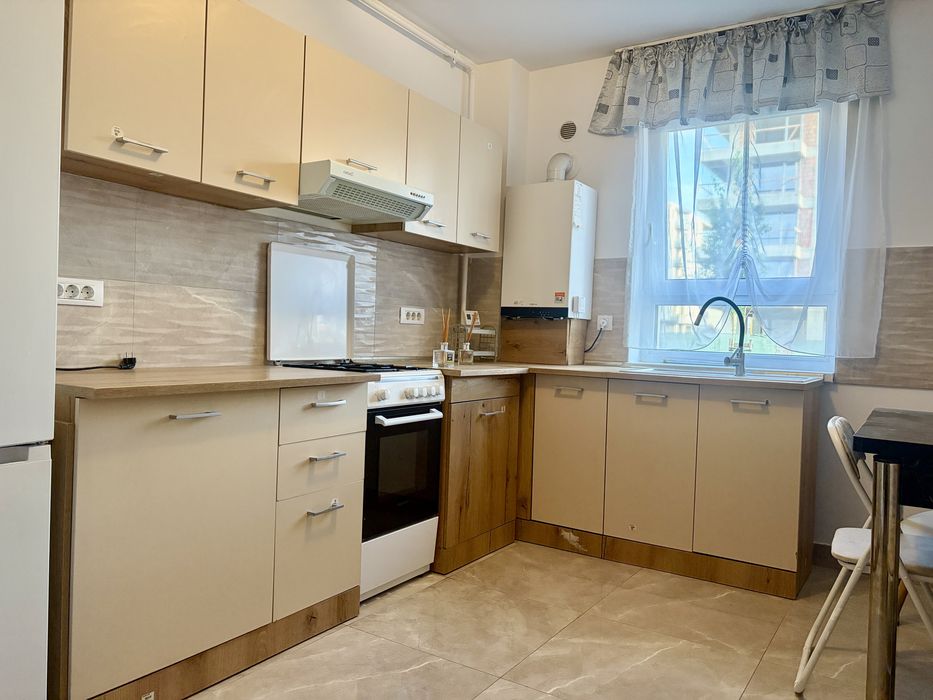 Apartament cu 3 Camere De Inchiriat