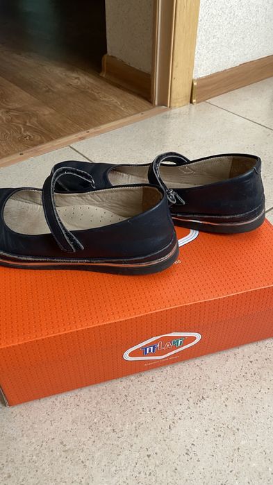 Продам туфли для девочки