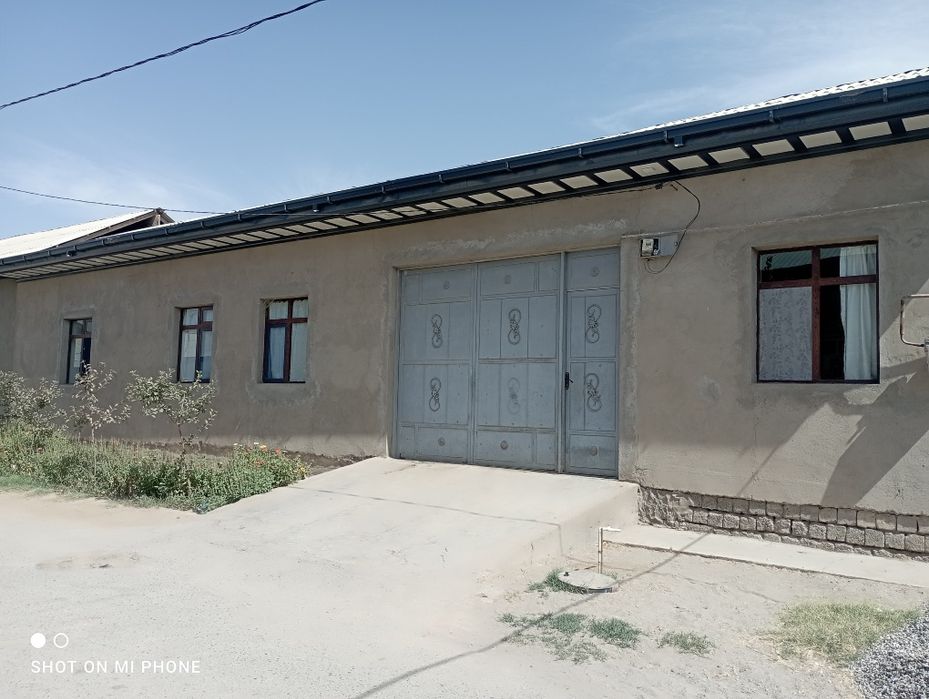 Карши Шахар Бустон махалла чаманзор 9а уй.   СОТИЛАДИ!