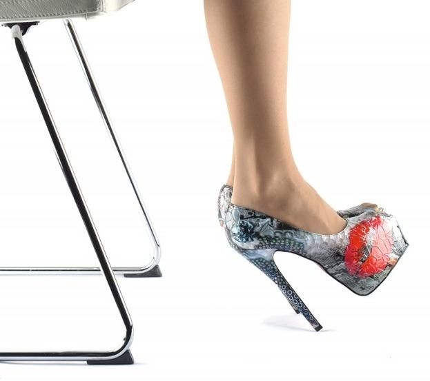 Pantofi lac dama toc cui platforma ascunsa talpa rosie varf decupat 38