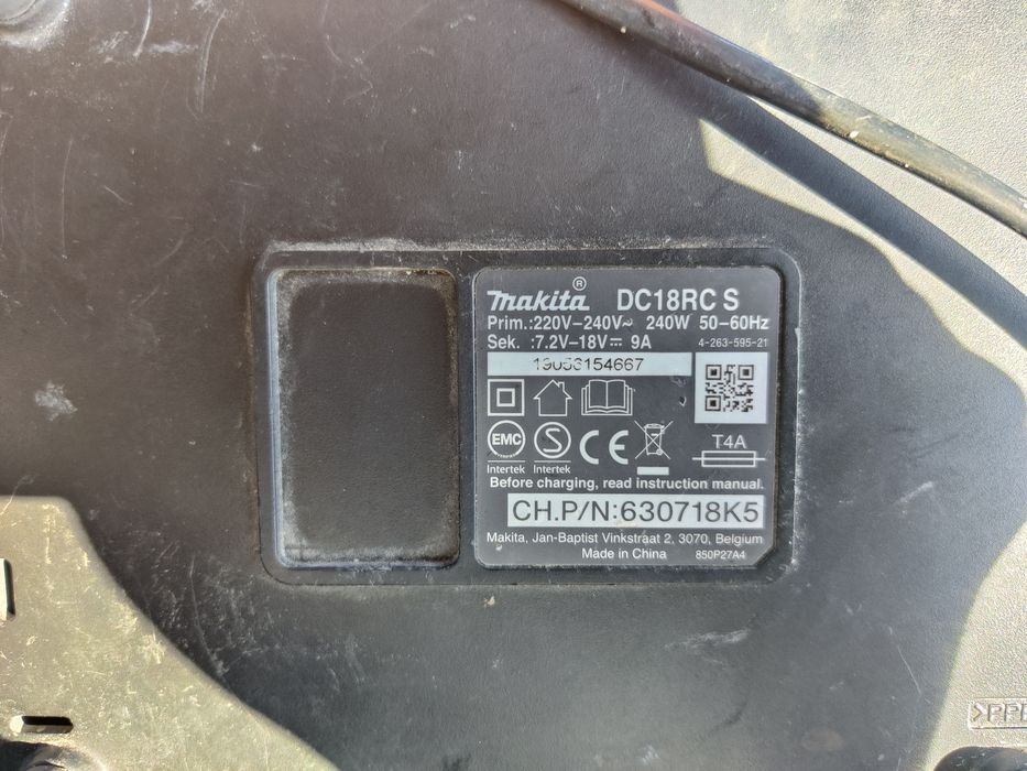 Vând 2 bormașini Makita cu Acumulatori