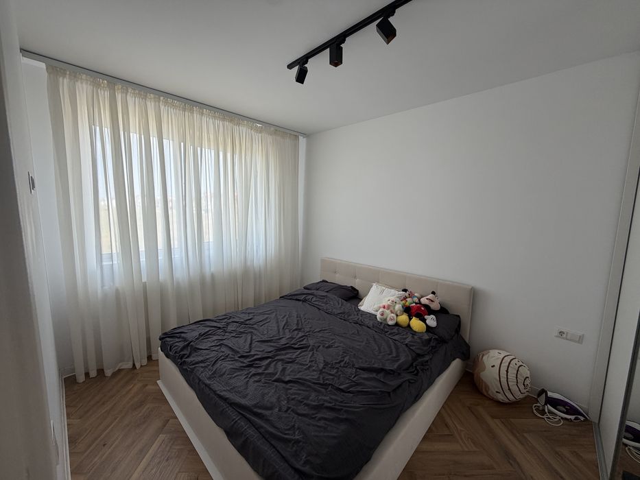 Inchiriez apartament