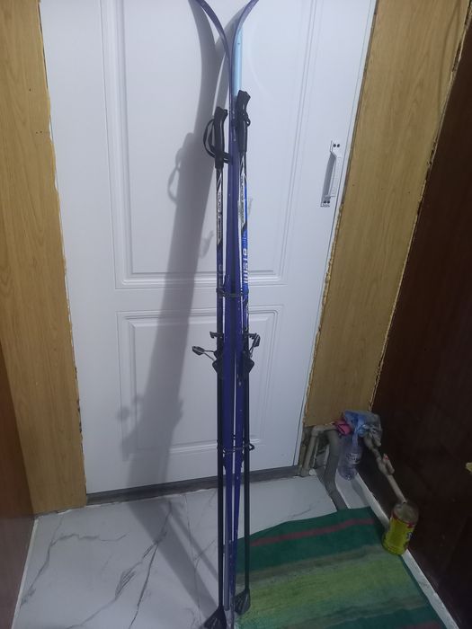 Лыжы почти новый