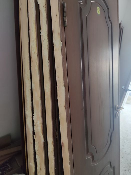 Продам двери межкомнатные б/у