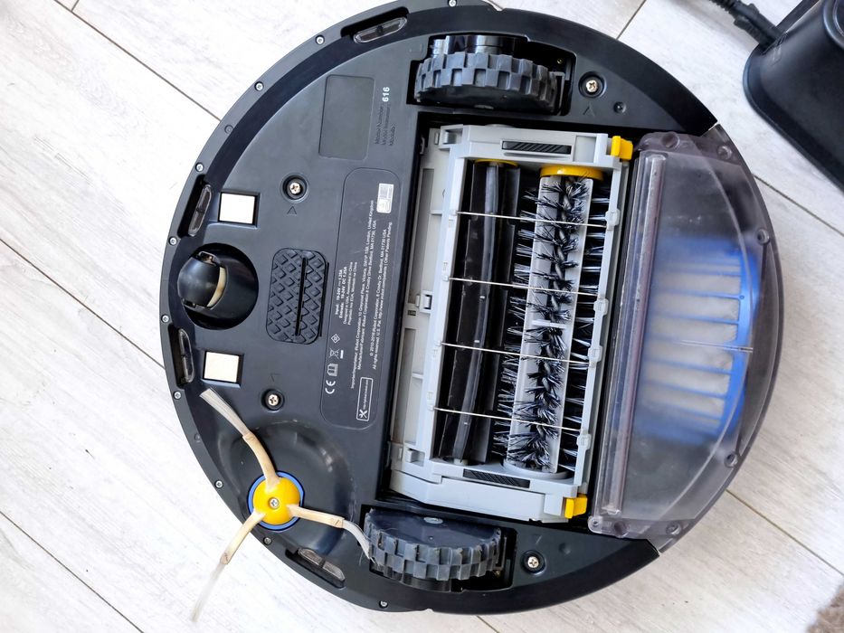 Продавам прахосмукачка-робот IROBOT ROOMBA 616