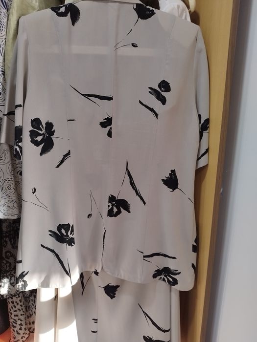 Дамски костюми - 48 номер