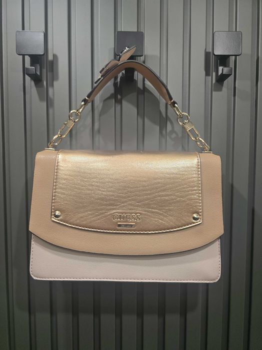 Дамска чанта Guess