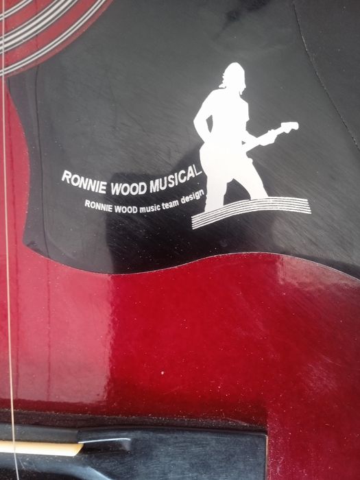 Гитара, от компании RONNIE WOOD MUSICAL