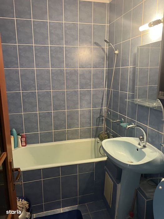 Apartament de vânzare 3 camere , zona Decebal